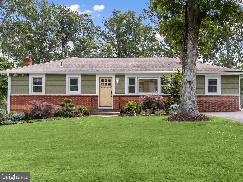 8005 CREST ROAD, Laurel, MD 20723