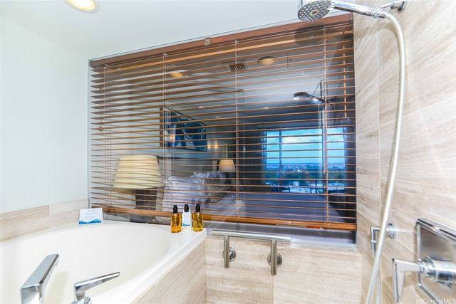 2139 Kuhio Avenue 1103, Honolulu, HI 96815