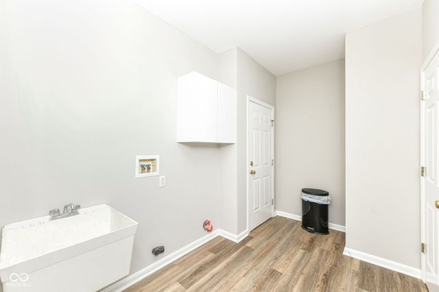 9532 Pinecreek Drive, Indianapolis, IN 46256