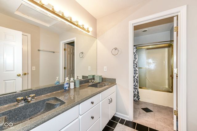 9532 Pinecreek Drive, Indianapolis, IN 46256