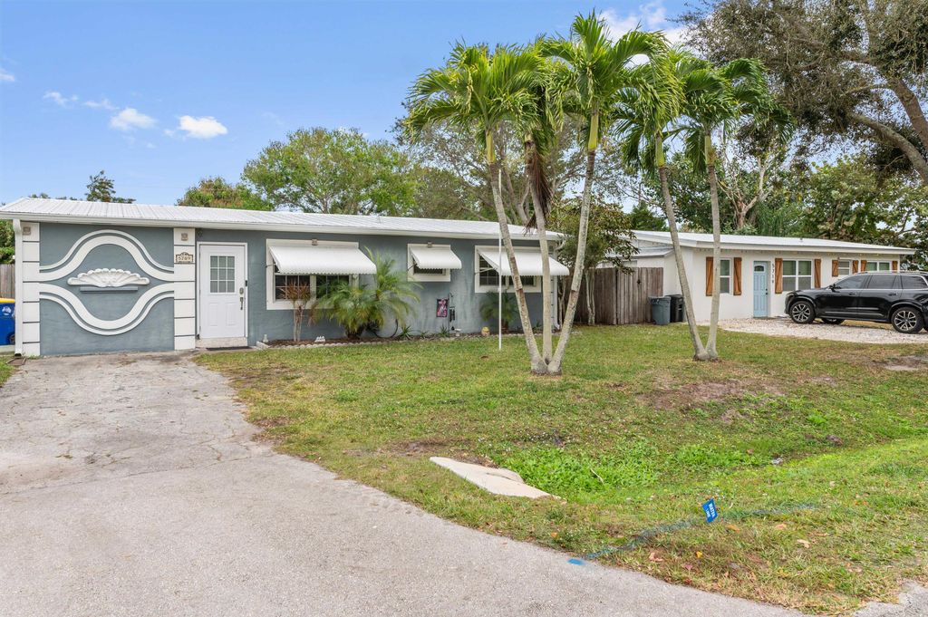 5709 SE Indigo Avenue, Stuart, FL 34997