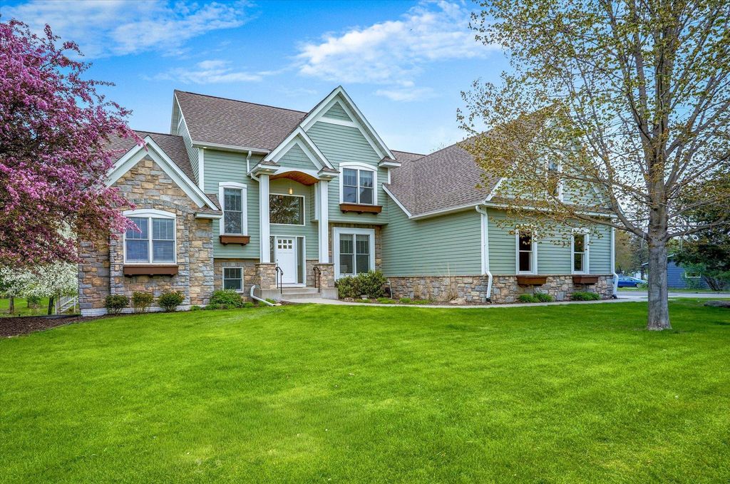 1101 Maple Drive, Hudson, WI 54016