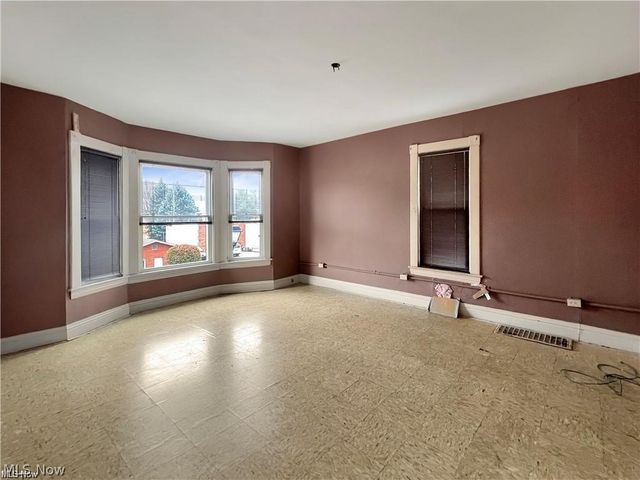 830 Main Street, Follansbee, WV 26037