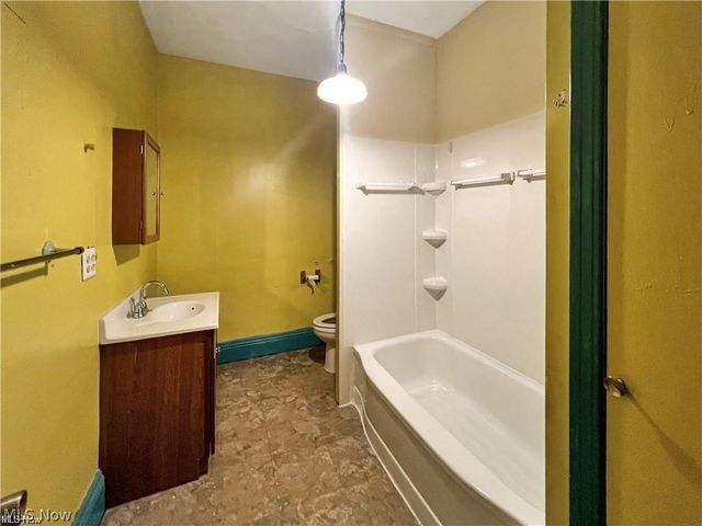 830 Main Street, Follansbee, WV 26037