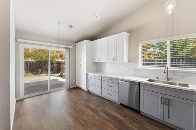 2799 Summerfield Dr, West Sacramento, CA 95691