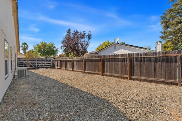 2799 Summerfield Dr, West Sacramento, CA 95691