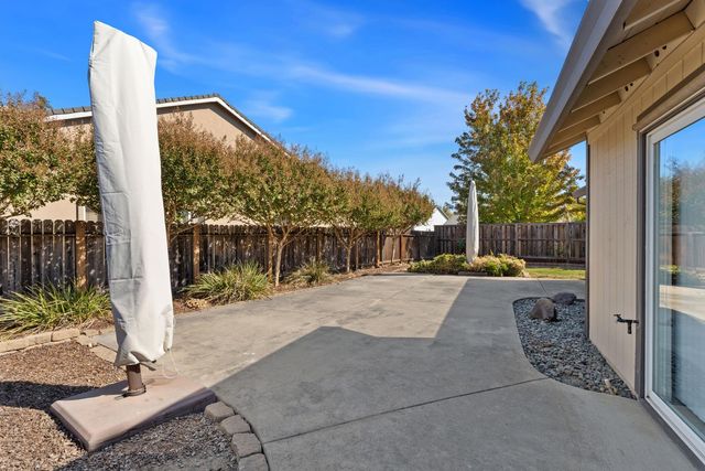 2799 Summerfield Dr, West Sacramento, CA 95691