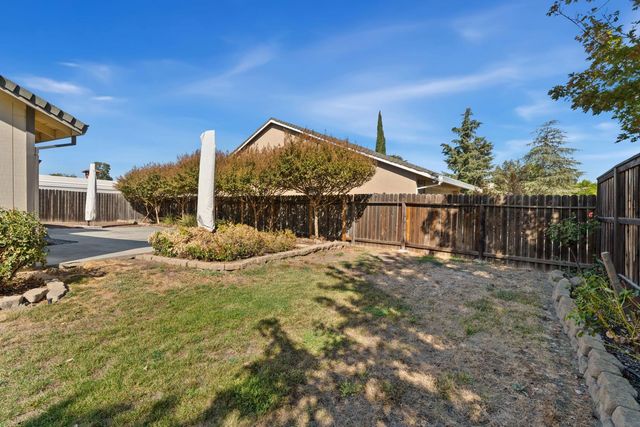 2799 Summerfield Dr, West Sacramento, CA 95691
