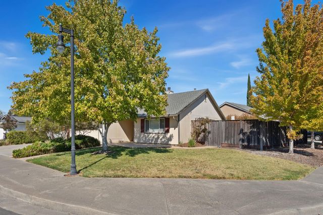 2799 Summerfield Dr, West Sacramento, CA 95691