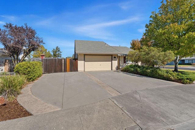 2799 Summerfield Dr, West Sacramento, CA 95691