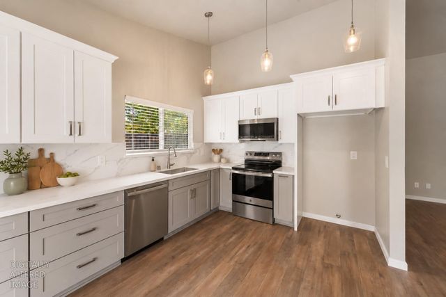 2799 Summerfield Dr, West Sacramento, CA 95691