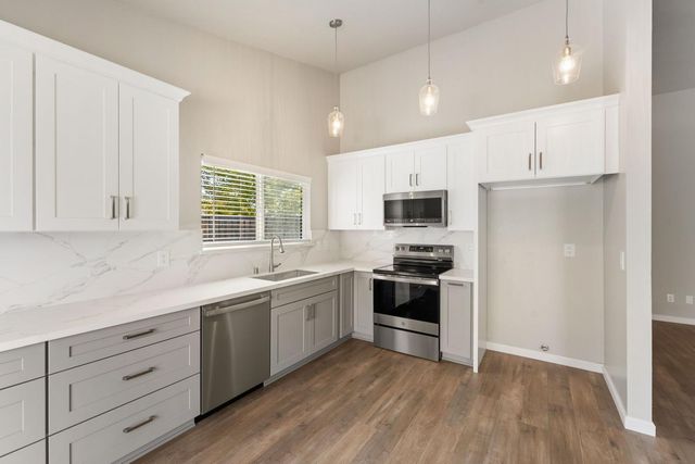2799 Summerfield Dr, West Sacramento, CA 95691