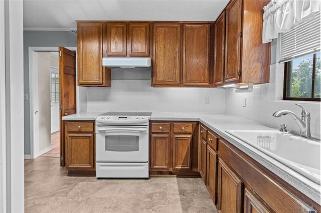 4848 Wickwillow, Alvin, TX 77511