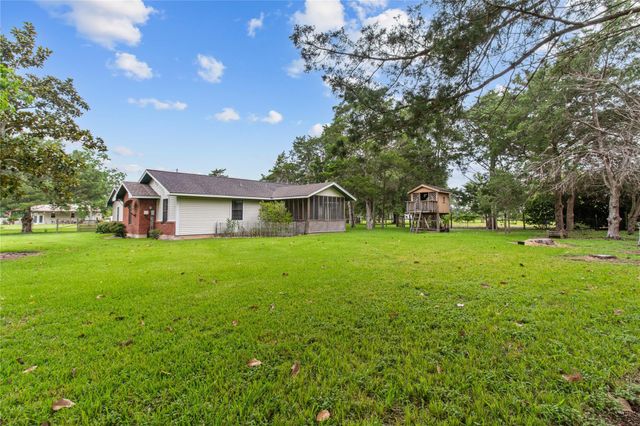4848 Wickwillow, Alvin, TX 77511