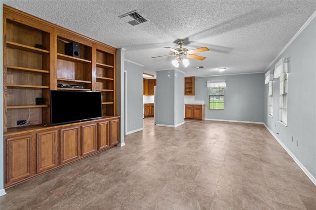4848 Wickwillow, Alvin, TX 77511