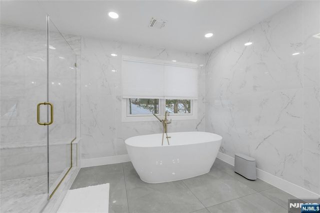 478 Luhmann Drive, New Milford, NJ 07646