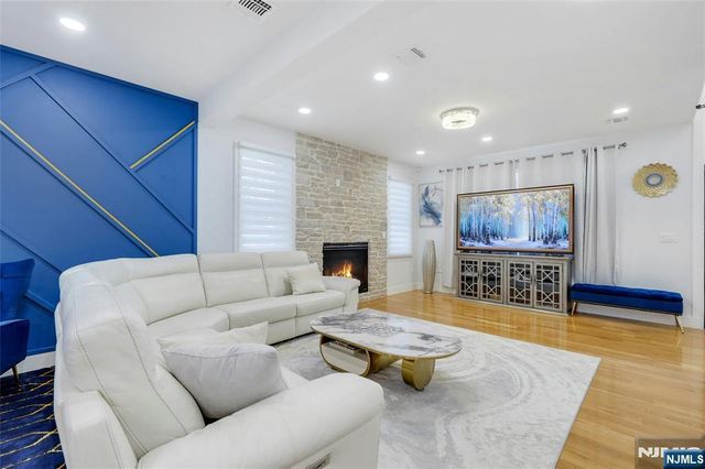 478 Luhmann Drive, New Milford, NJ 07646