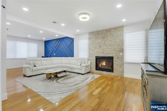 478 Luhmann Drive, New Milford, NJ 07646