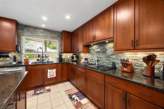 7407 Knoll Cliff Court, Houston, TX 77095