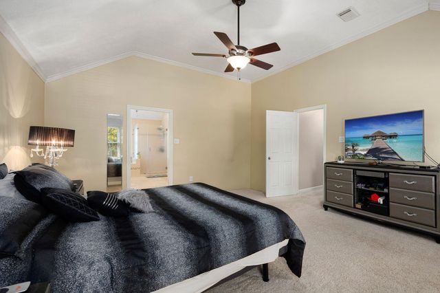 7407 Knoll Cliff Court, Houston, TX 77095
