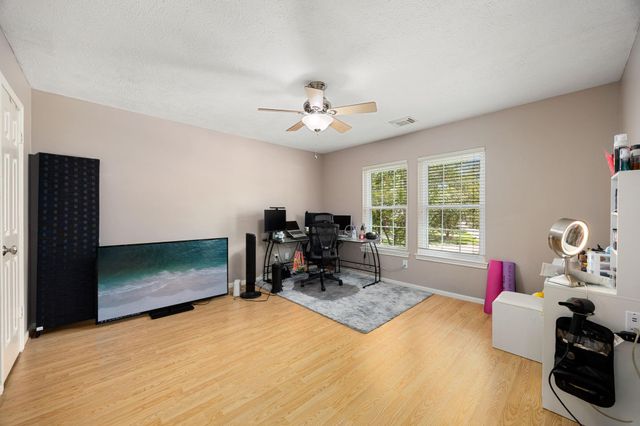 7407 Knoll Cliff Court, Houston, TX 77095