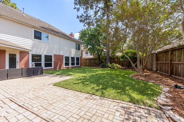 7407 Knoll Cliff Court, Houston, TX 77095