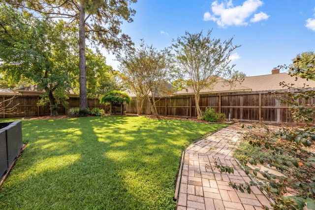7407 Knoll Cliff Court, Houston, TX 77095