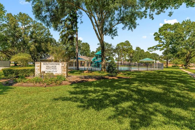 7407 Knoll Cliff Court, Houston, TX 77095