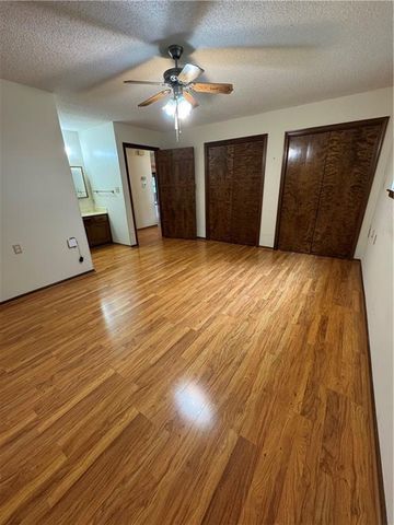 1323 W Johns Boulevard, Raymore, MO 64083