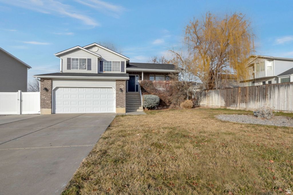 782 W 1960 N, Clinton, UT 84015