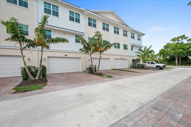 5273 Beckman Terrace, Palm Beach Gardens, FL 33418