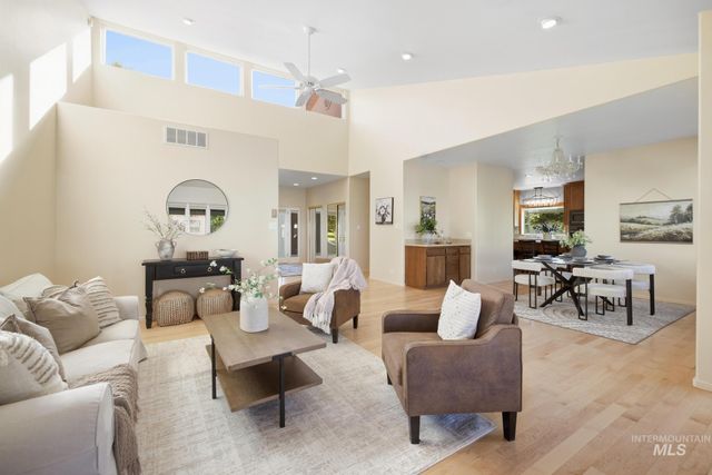132 Los Lagos, Twin Falls, ID 83301