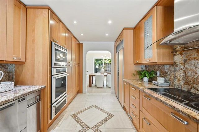 560 Trinidad Lane, Foster City, CA 94404