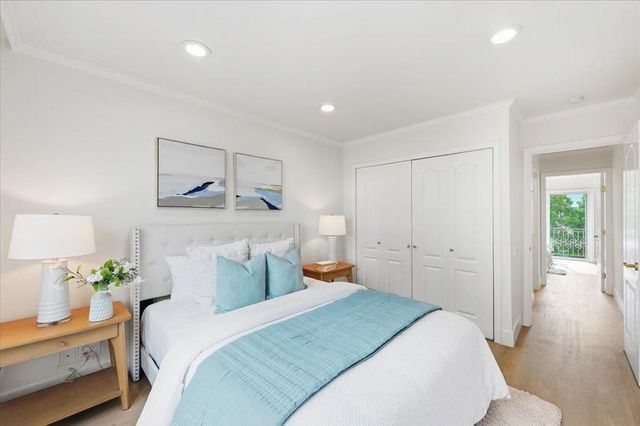 560 Trinidad Lane, Foster City, CA 94404