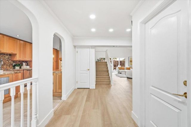 560 Trinidad Lane, Foster City, CA 94404
