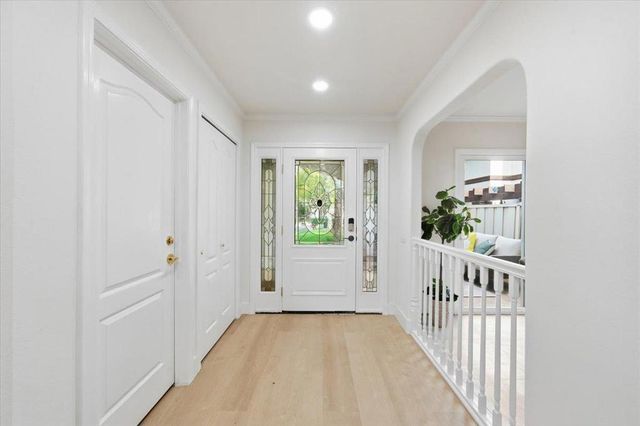 560 Trinidad Lane, Foster City, CA 94404
