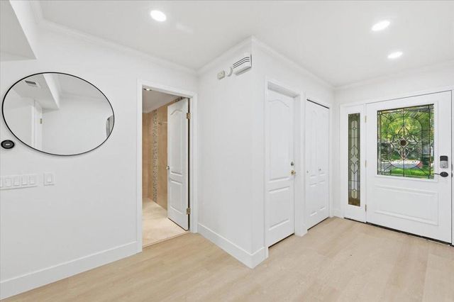 560 Trinidad Lane, Foster City, CA 94404