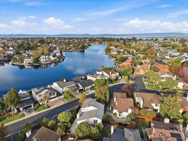 560 Trinidad Lane, Foster City, CA 94404