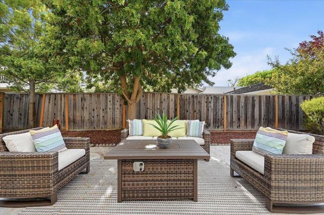560 Trinidad Lane, Foster City, CA 94404