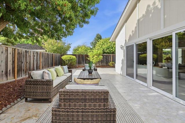 560 Trinidad Lane, Foster City, CA 94404