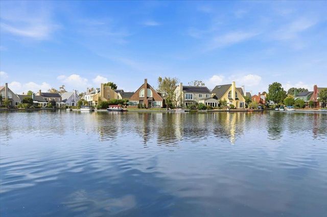 560 Trinidad Lane, Foster City, CA 94404