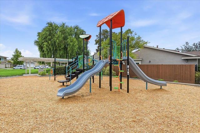 560 Trinidad Lane, Foster City, CA 94404