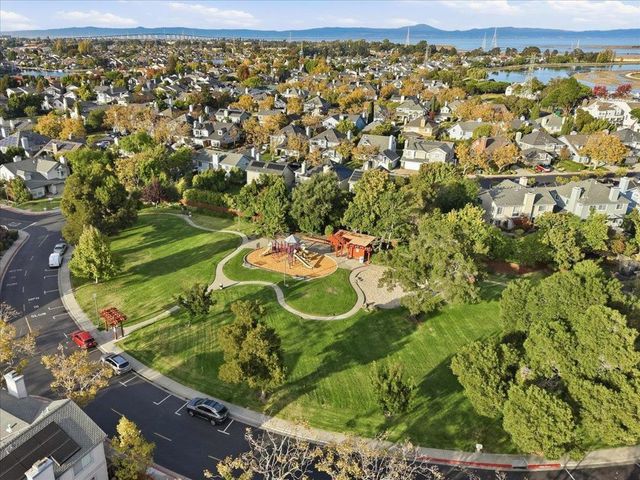 560 Trinidad Lane, Foster City, CA 94404