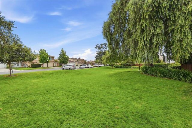 560 Trinidad Lane, Foster City, CA 94404
