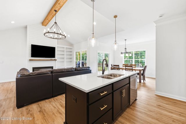 139 Wooded Glen Dr, Mt Washington, KY 40047
