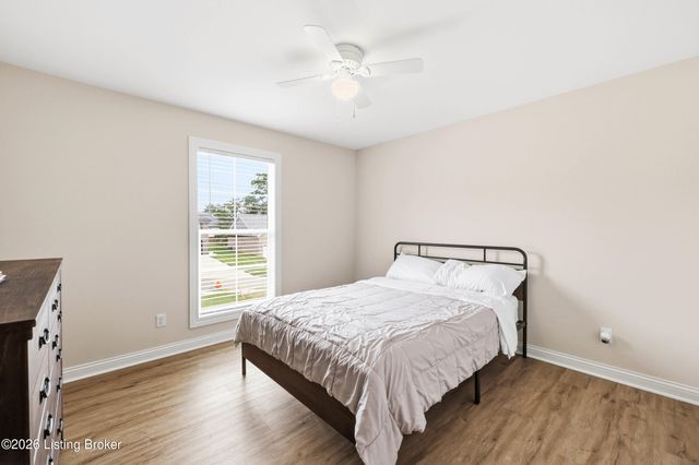 139 Wooded Glen Dr, Mt Washington, KY 40047
