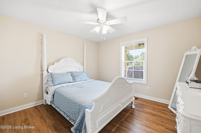139 Wooded Glen Dr, Mt Washington, KY 40047