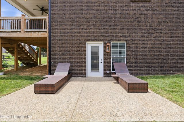 139 Wooded Glen Dr, Mt Washington, KY 40047