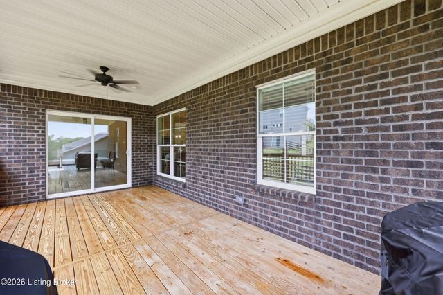 139 Wooded Glen Dr, Mt Washington, KY 40047
