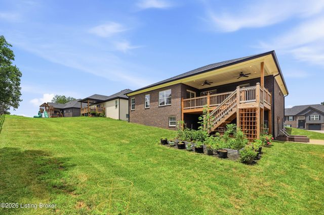139 Wooded Glen Dr, Mt Washington, KY 40047